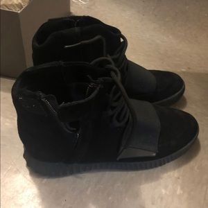 Adidas Yeezy Boost 750 triple black